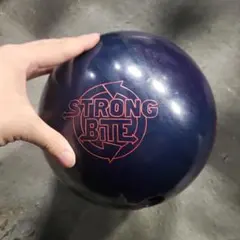 STRONG BITE ボウリングボール