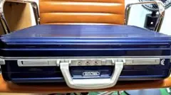 RIMOWA アタッシュケース ネイビーのサムネイル