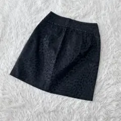 【c4876】✨美品✨KUMIKYOKU ミニスカート　総柄　ブラック