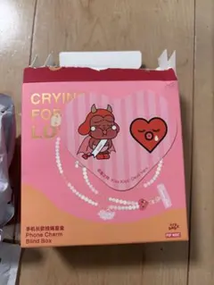 POPMART crybaby crying for love フォンチャーム