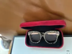 GUCCI サングラス ラメ ゴールドフレームのサムネイル