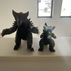怪獣フィギュア 大小2体セット