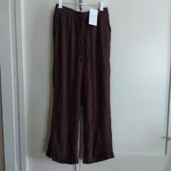 イージーストレートパンツ　新品未使用　ブラウン