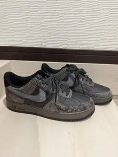 NIKE AIR FORCE 1 スネーク柄 スニーカー