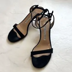 美品　PELLICO SAMI スエードサンダル 黒 36.5 アンクルのサムネイル