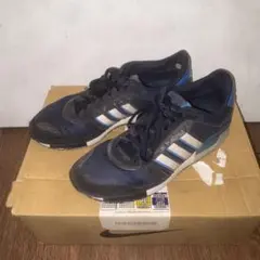 adidas スニーカー ネイビー 28cmのサムネイル