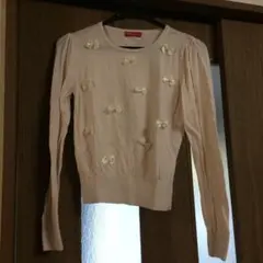 【新品(試着のみ)】earth Red Label リボンいっぱい 薄手ニット