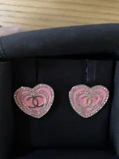 CHANEL ハート型クリスタルフープピアス キラキラ可愛いハート型♪】CHANEL ハート型 フープ ピアス