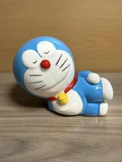 ドラえもん 寝そべり 陶器 置物 フィギュア