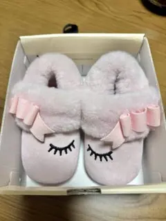 UGG ベビーシューズ （約9-10cm) ピンク　リボン付き
