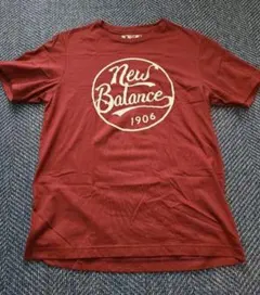 バーガンディ Tシャツ