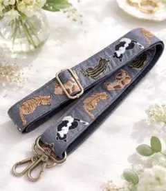 くねっとネコちゃん柄インド刺繍リボンショルダーストラップ　グレー