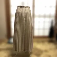 ベージュ　プリーツスカートのサムネイル