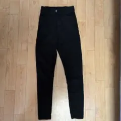 ブラック スキニーパンツ