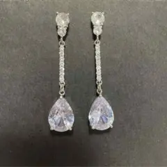 薄紫ドロップ型ピアス 約5cm