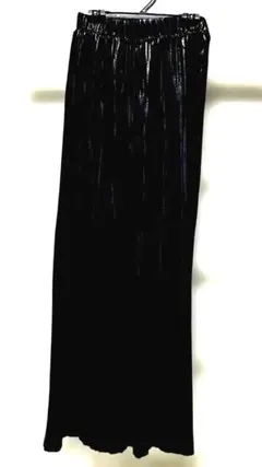 光沢感 ブラック プリーツパンツ ワイドパンツ