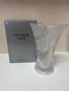 HOYA クリスタルグラス　ガラスの花瓶　　花の彫刻　栞　箱付