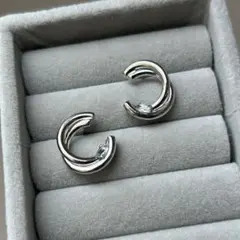 クレッセントルナ　ルナピアス　シルバー925刻印 クレッセントルナ ルナピアス シルバー925刻印 - メルカリ