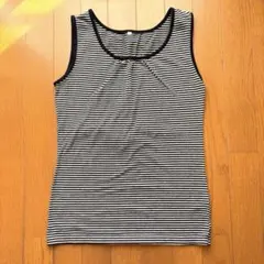 伸縮性あり。黒とグレーのストライプ・タンクトップLL