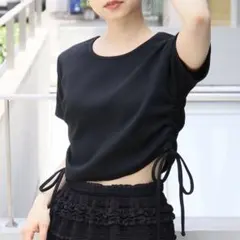 tiptop サイドリボン 黒 ショート丈 Tシャツのサムネイル