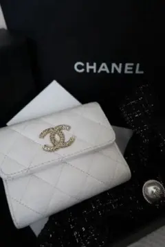 【値下げ可】CHANEL ホワイト 三つ折り財布