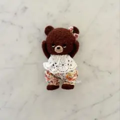 e*h様 羊毛フェルト　ハンドメイド　くまさんブローチ　オレンジ系小花柄リボン