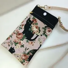 黒猫さんと薔薇　スマホショルダー　　　　　　ハンドメイド♡
