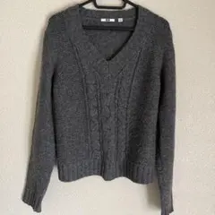 UNIQLO グレー Vネック セーター