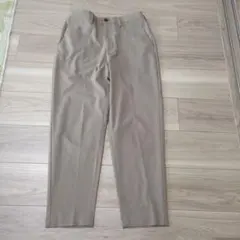 GU 　ジーユー　ベージュ　パンツ　チノパン　スラックス