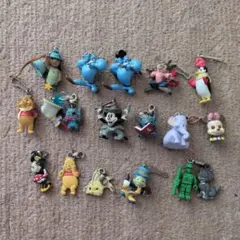 ディズニーキャラクター キーホルダー18個セット