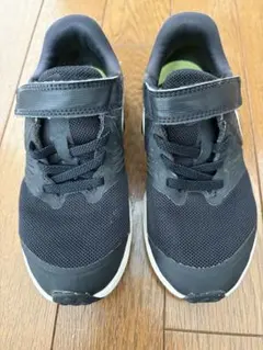 NIKE キッズシューズ　18.0センチ