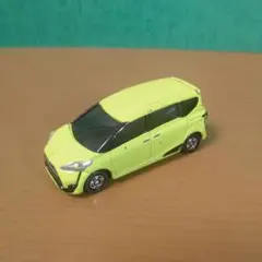 トミカ トヨタ シエンタ 絶版のサムネイル