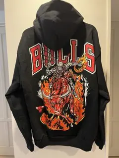 warren lotas Chicago パーカー NBA シカゴブルズ