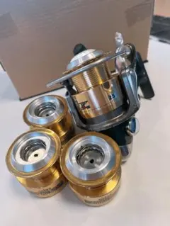 ダイワ　トーナメントZ 2500LBCD DAIWA】ダイワ『トーナメント-Z 2500LBCD 右ハンドル』055154