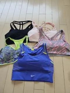 NIKE スポーツブラ トレーニングウェア　　 まとめ売りのサムネイル