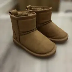美品　キッズ ムートンブーツ ベージュ ボアのサムネイル