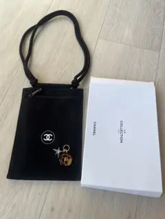 CHANEL ノベルティ　スマホ　パスポート　ケース 星とカメリアの限定チャーム