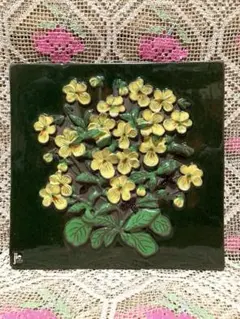 ★大判ヴィンテージ ★ジイガントフタ スウェーデン【ヴィオラ黄色　陶板】壁飾り