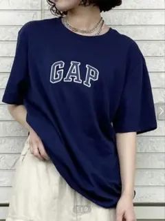 GAP ロゴTシャツ　ネイビー
