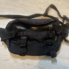adidas ボディバッグ 黒