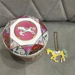 青山デカーボ　ユニコーン缶　ピンク ユニコーン チャーム付き 限定 黄色