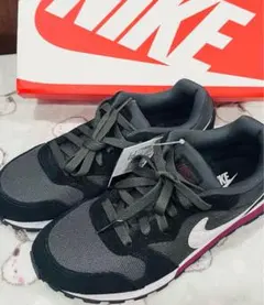 ✴️専用✴️新品タグ付き✨NIKE ウィメンズ MDランナー 2 24.0