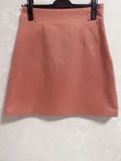 ミーア　橙　オレンジスカート　華やか　シンプル　可愛い　おでかけ　旅行　女子会のサムネイル