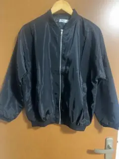 ブラック ジップアップジャケット