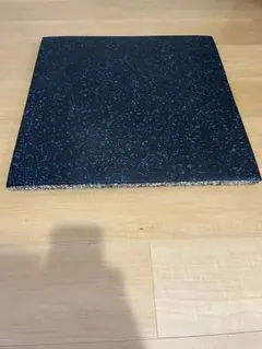 引取限定】ホームジム用 高密度ゴムマット 50×50×4cm 8枚セット | Mercari
