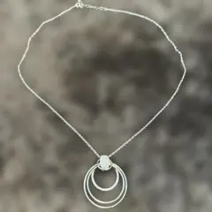 【新品未使用】ゴールド色の装飾ネックレスレディース