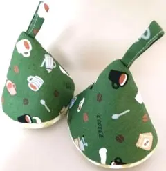 ハンドメイド 三角鍋つかみ 2個セット（コーヒー柄）ストウブ　ル・クルーゼのサムネイル