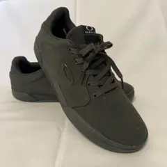 【美品】Oakley ブラック スニーカー　25.5センチのサムネイル