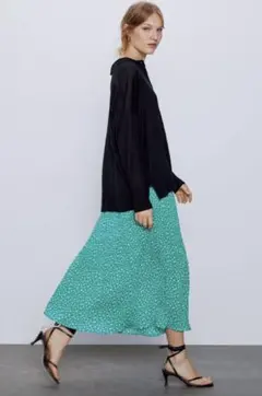 新品☆ZARA ザラ ロングスカート green. XS