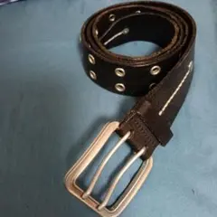 本革製スタッズ付き黒ベルト